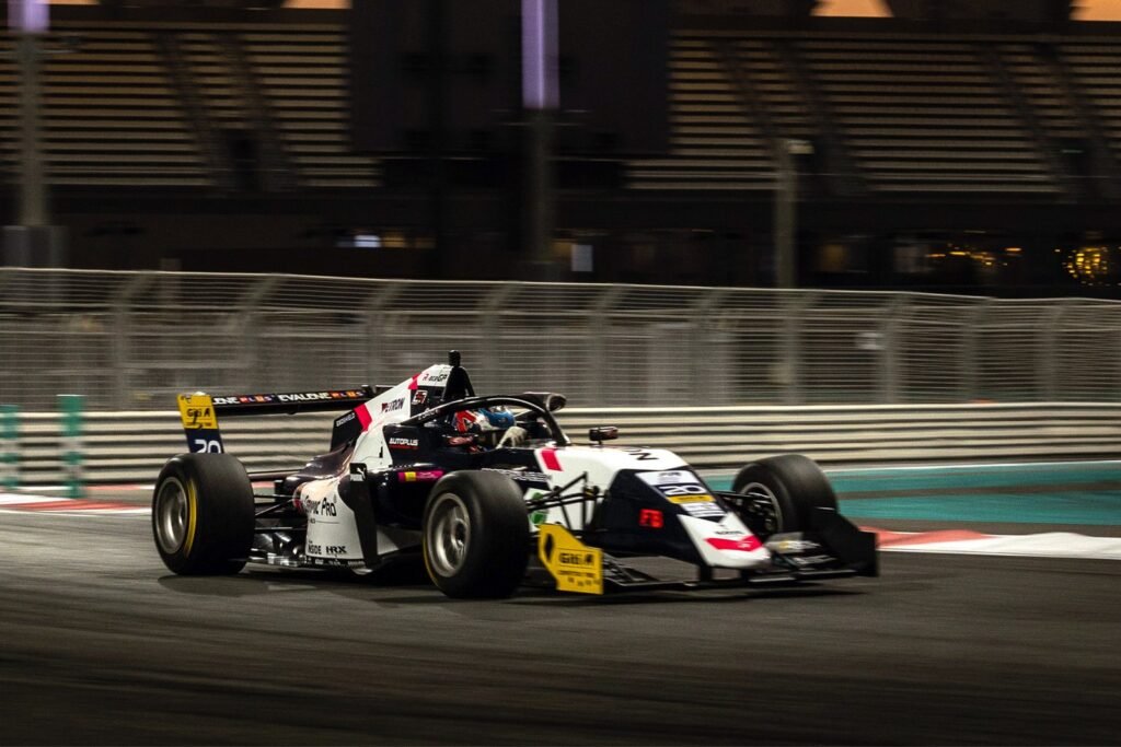 Zach David fights into the points on Formula Regional's return to Yas Marina